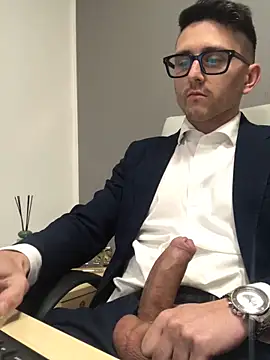 Snapshot of masterboss_ chatting on 04-17-26, 11:57 masterboss online show from 04-17-26, 11:57
