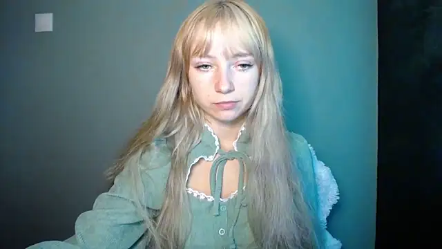 LuciaYoung online show from 09-16-25, 06:20