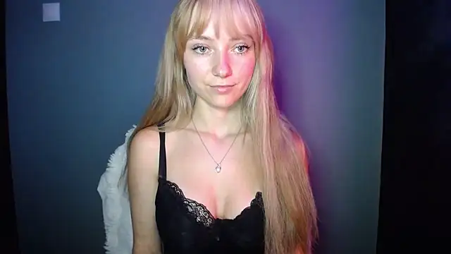 LuciaYoung online show from 09-25-25, 06:58