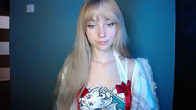 LuciaYoung online show from 10-05-25, 06:26