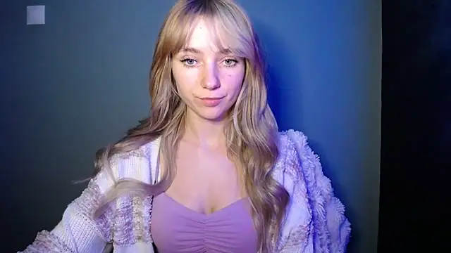 LuciaYoung online show from 11-25-25, 07:47