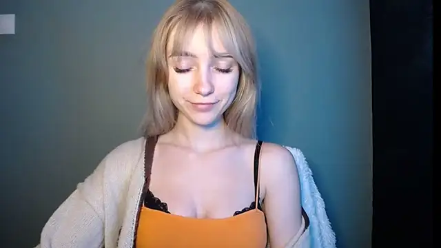 LuciaYoung online show from 02-08-26, 07:33