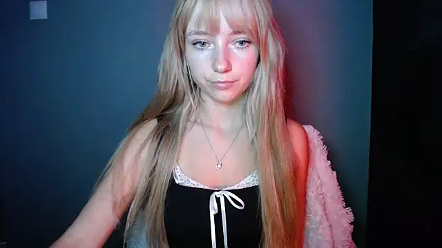 LuciaYoung online show from 09-26-25, 07:04