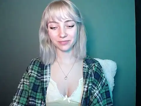 LuciaYoung online show from 03-19-26, 07:58