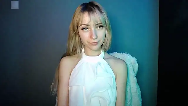 LuciaYoung online show from 12-22-25, 07:47