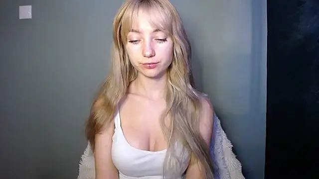 LuciaYoung online show from 11-07-25, 07:35