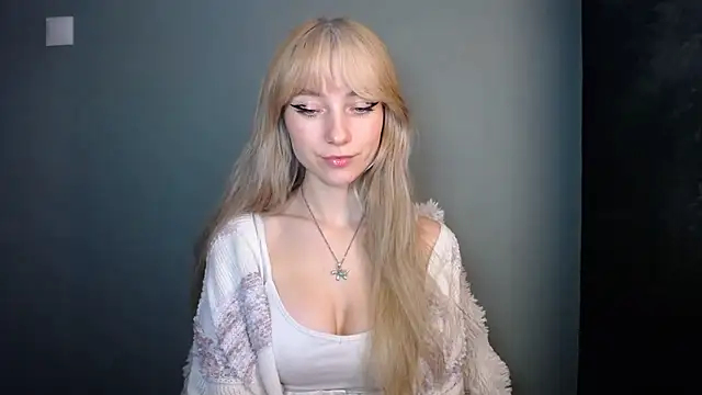 LuciaYoung online show from 11-18-25, 07:39