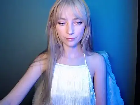 LuciaYoung online show from 11-28-25, 01:11