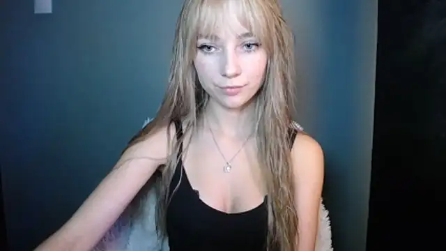 LuciaYoung online show from 10-24-25, 06:51