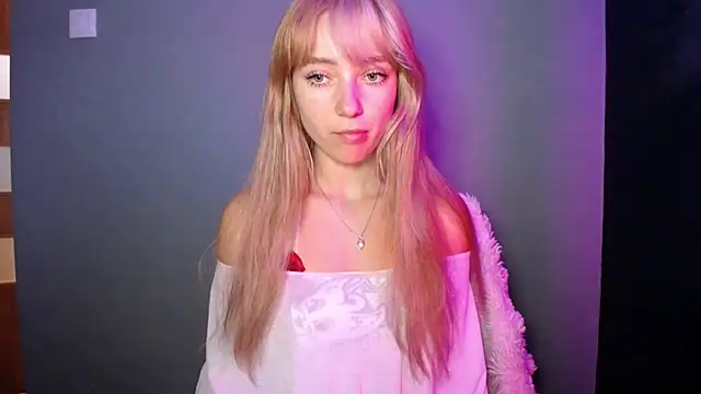 LuciaYoung online show from 09-23-25, 12:12