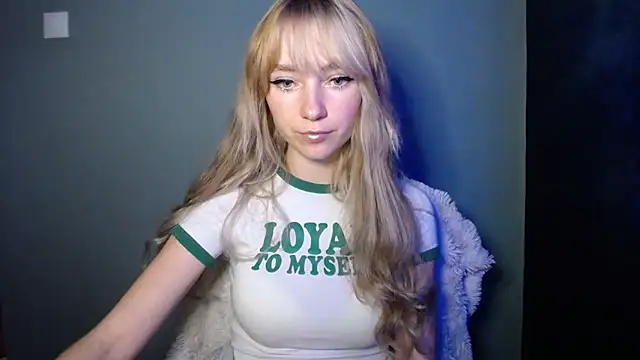 LuciaYoung online show from 11-16-25, 08:19