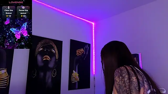  brenna hanson online show from 10-25-25, 07:36