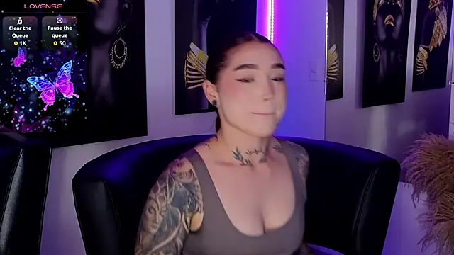  brenna hanson online show from 11-27-25, 07:03