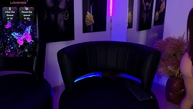  brenna hanson online show from 10-10-25, 04:41