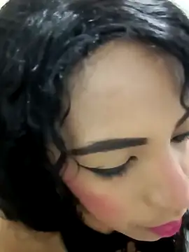 Issa Km  online show from 04-15-26, 10:21