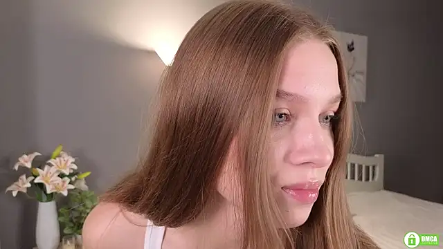 Snapshot of CutieBeauty chatting on 12-06-24, 12:22 CutieBeauty online show from 12-06-24, 12:22