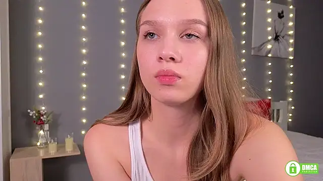 Snapshot of CutieBeauty chatting on 12-16-24, 01:32 CutieBeauty online show from 12-16-24, 01:32