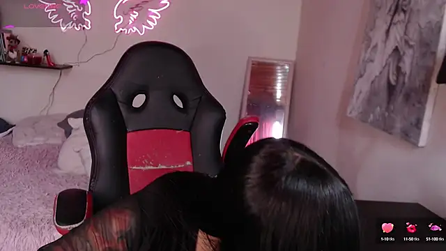 MissDennise online show from 10-16-25, 05:21