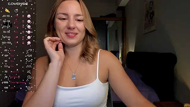 Snapshot of ThreeshaWhite chatting on 09-22-25, 04:07 ThreeshaWhite online show from 09-22-25, 04:07