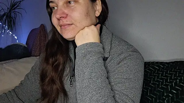 Cyndee Winter online show from 11-19-25, 05:57