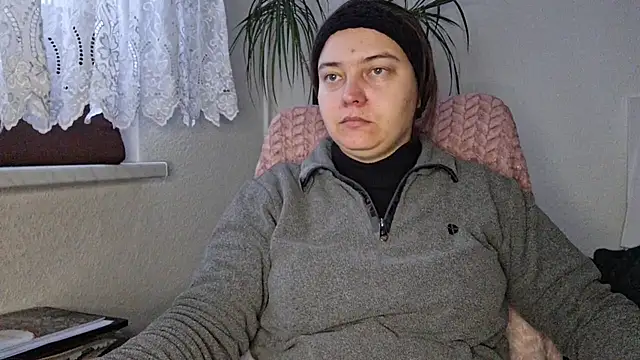 Snapshot of Cyndee_Winter chatting on 01-17-26, 02:20 Cyndee Winter online show from 01-17-26, 02:20