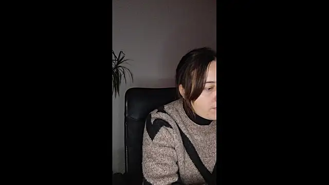 Cyndee Winter online show from 12-19-25, 04:20