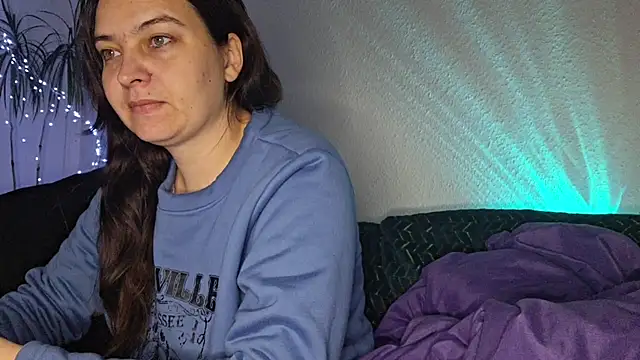 Cyndee Winter online show from 11-13-25, 05:28