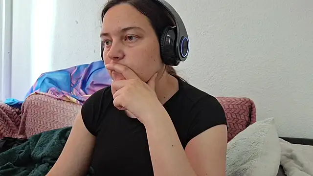 Cyndee Winter online show from 06-09-26, 02:18