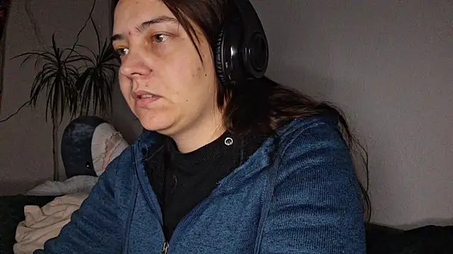 Cyndee Winter online show from 11-04-25, 05:17