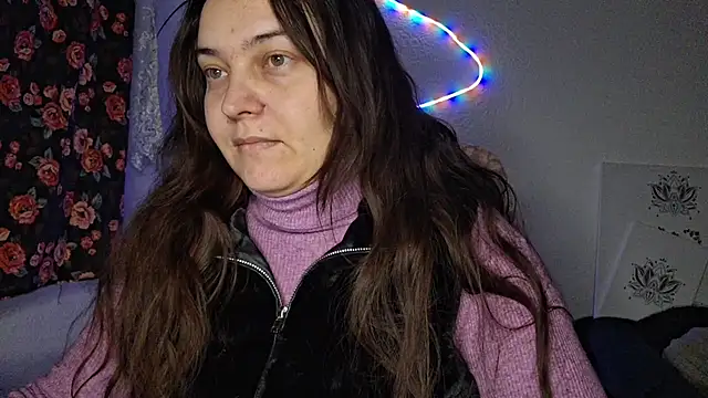 Snapshot of Cyndee_Winter chatting on 02-02-26, 07:02 Cyndee Winter online show from 02-02-26, 07:02