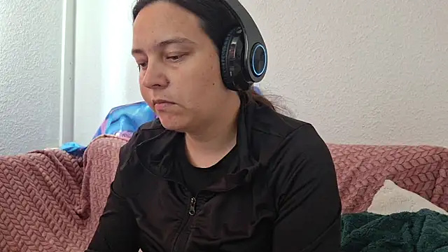 Cyndee Winter online show from 06-10-26, 03:46