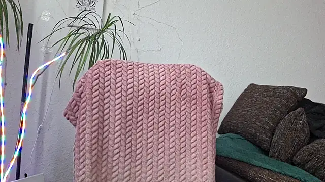 Snapshot of Cyndee_Winter chatting on 02-09-26, 11:08 Cyndee Winter online show from 02-09-26, 11:08