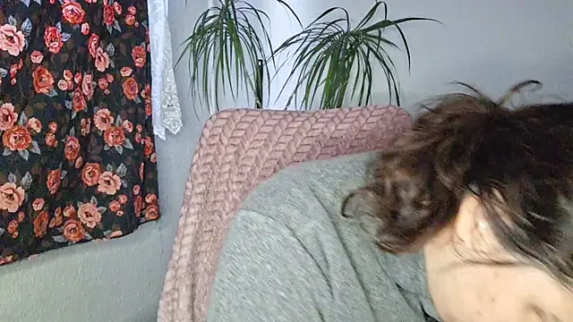 Snapshot of Cyndee_Winter chatting on 01-18-26, 03:04 Cyndee Winter online show from 01-18-26, 03:04