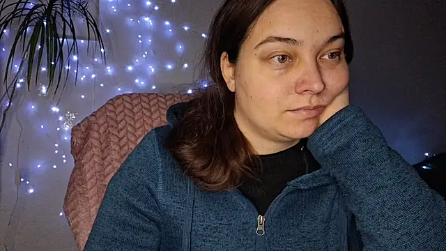 Snapshot of Cyndee_Winter chatting on 02-07-26, 04:26 Cyndee Winter online show from 02-07-26, 04:26