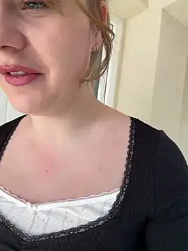 MaribelRiver online show from 03-22-25, 02:47