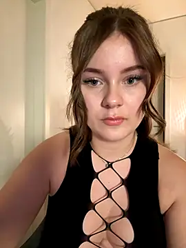 MaribelRiver online show from 11-14-25, 05:27