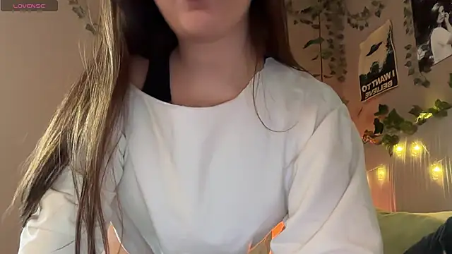 Snapshot of Anisawithlove chatting on 02-15-26, 07:31 Anisawithlove online show from 02-15-26, 07:31