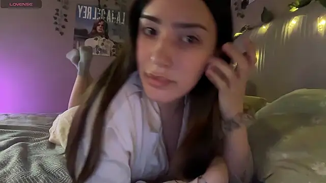 Snapshot of Anisawithlove chatting on 07-18-26, 06:27 Anisawithlove online show from 07-18-26, 06:27