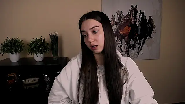 Lili magic online show from 11-13-25, 01:15