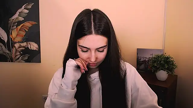 Lili magic online show from 09-18-25, 12:30