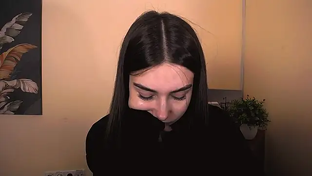 Lili magic online show from 10-18-25, 07:21