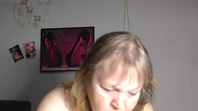 Blasflittchen online show from 11-16-25, 08:57