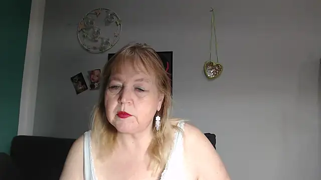 Blasflittchen online show from 12-16-25, 07:07