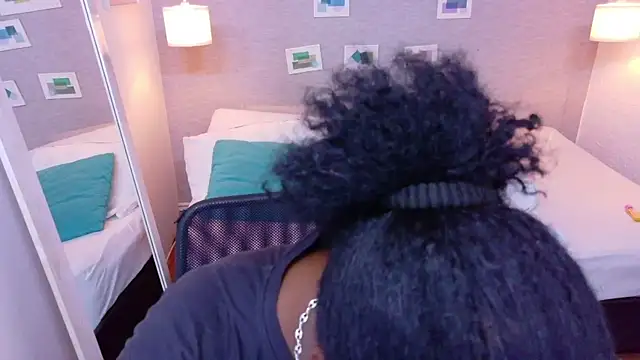 kiara evanss online show from 10-29-25, 03:00