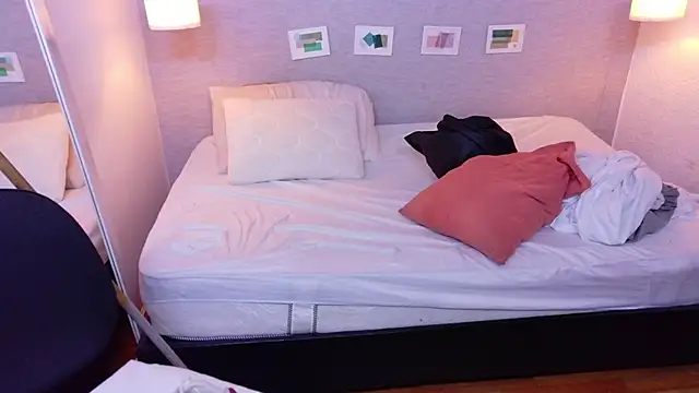 kiara evanss online show from 04-24-26, 11:34