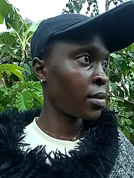 Snapshot of pretty_amaal chatting on 10-05-25, 02:41 pretty amaal online show from 10-05-25, 02:41