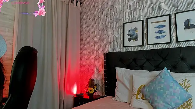 emma  smith1 online show from 03-07-25, 12:34