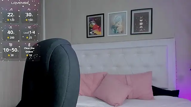 emma  smith1 online show from 03-12-26, 12:42