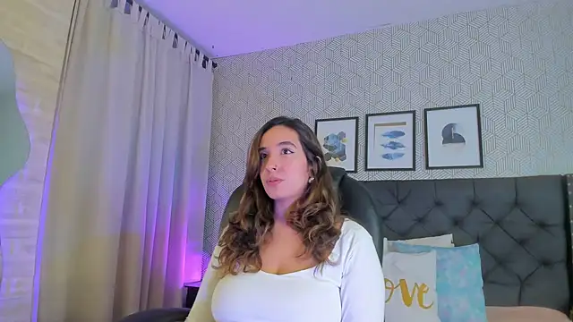 emma  smith1 online show from 03-21-25, 11:12