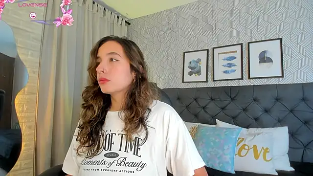 emma  smith1 online show from 03-12-25, 12:36